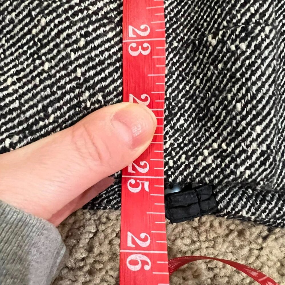 Talbots - Gray wool skirt with off-center buttons Size 22W - Picture 4 of 7